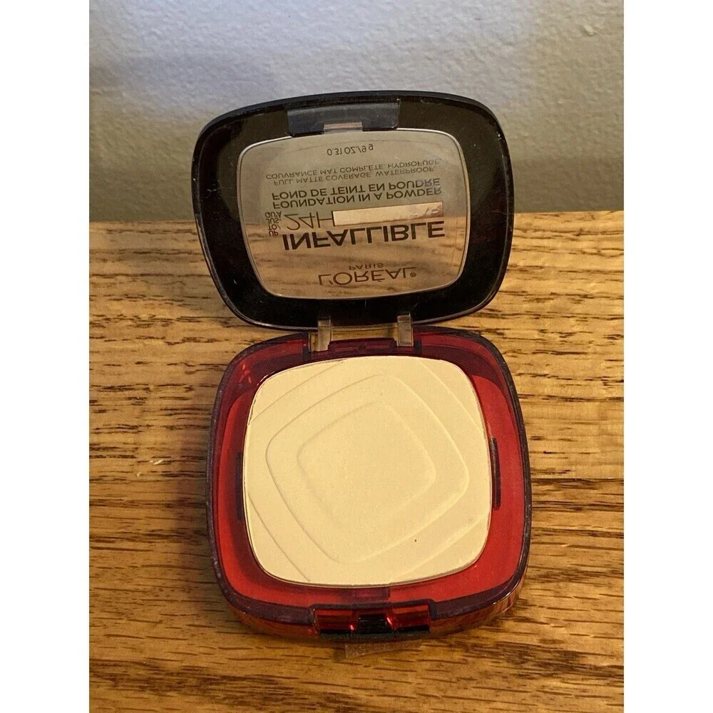 L'Oreal Infallible 24H Fresh Wear Foundation in a Powder 10 Porcelain NEW *SEE